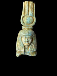 Handcarved Flamestone Egyptian Queen Statue: Ancient Decor - Image 6