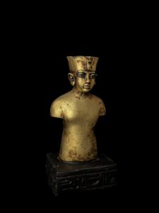 Egyptian King Tutankhamun Statue: Museum Replica Sculpture - Image 6