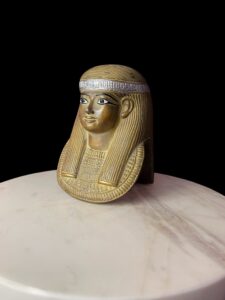 Mini Queen Tuya Mask: Egyptian Decor - Image 6