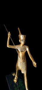 Egyptian King Tutankhamun Statue: Museum Replica - Image 6