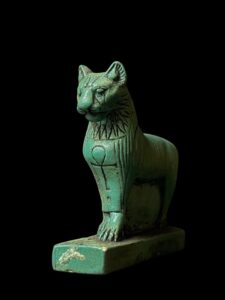 King Amenhotep III Lion Statue: Rare Egyptian Replica, Handmade - Image 6