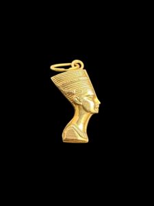 Gold Nefertiti Bust Amulet: Egyptian Queen Statue Replica - Image 6