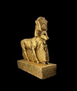 Goddess Hathor Statue with Amenhotep II: Vintage Egyptian Replica - Image 7