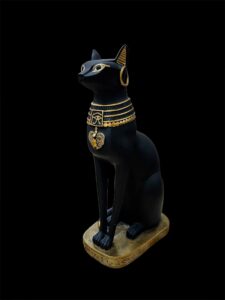 Large Ancient Egyptian Goddess Bastet statue, Home decor statues made in Egypt - Image 7