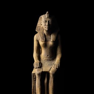 Basalt Hatshepsut Statue: Egyptian Museum Piece - Image 7