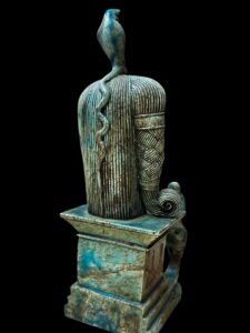 Handcarved Flamestone Egyptian Queen Statue: Rare Ancient Decor - Image 7