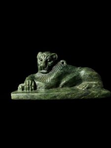 King Amenhotep III Lion Statue: Rare Egyptian Replica, Handmade - Image 7