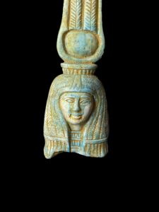 Handcarved Flamestone Egyptian Queen Statue: Ancient Decor - Image 7