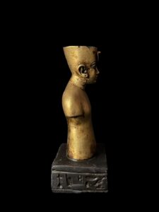 Egyptian King Tutankhamun Statue: Museum Replica Sculpture - Image 7