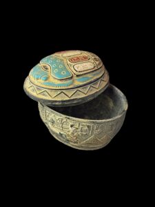 Egyptian Scarab Box: Pharaonic Jewelry Holder - Image 7