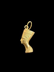 Gold Nefertiti Bust Amulet: Egyptian Queen Statue Replica - Image 7