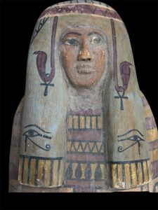 Handcarved Wood Egyptian Queen Statue: Rare Ancient Model - Image 8