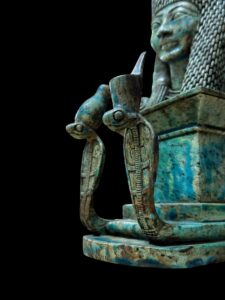 Handcarved Flamestone Egyptian Queen Statue: Rare Ancient Decor - Image 8