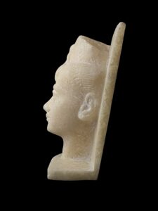 Alabaster Queen Hatshepsut Statue: Egyptian Art - Image 8
