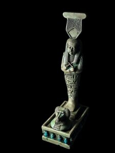 Egyptian Goddess statue Holding flails, Vintage Statue from Ancient Egypt. - Image 8