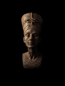 Handmade Egyptian Queen Nefertiti Bust: Rare Museum Replica - Image 8