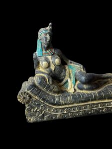 Handcrafted Egyptian Cleopatra Statue: Ancient Queen Figurine - Image 8