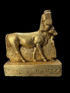 Goddess Hathor Statue with Amenhotep II: Vintage Egyptian Replica - Image 9