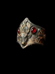 Goddess Hathor Bracelet: Hand-Carved Egyptian Jewelry - Image 9