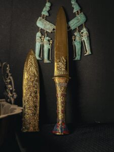 King Tutankhamun Golden Dagger: Egyptian Museum Replica - Image 9
