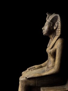 Basalt Hatshepsut Statue: Egyptian Museum Piece - Image 9