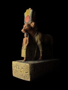 Goddess Hathor Statue with Amenhotep II: Vintage Stone Museum Replica - Image 9