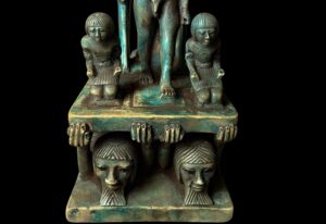 Vintage Goddess Isis is protecting God Horus with a high priest. Egyptian copy Museum statue - Image 9