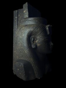 Granite Egyptian Queen Meritamen Statue: Handmade Art - Image 9