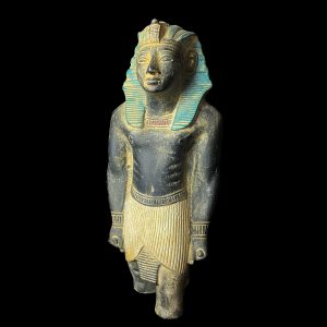 Thutmose III Statue: Egyptian Pharaoh Museum Replica - Image 9