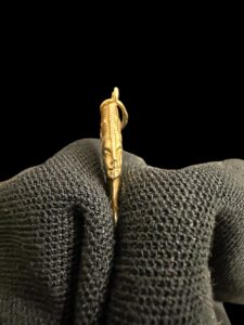 Gold Nefertiti Bust Amulet: Egyptian Queen Statue Replica - Image 9