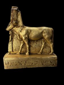 Goddess Hathor Statue with Amenhotep II: Vintage Egyptian Replica - Image 10