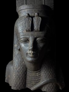 Granite Egyptian Queen Meritamen Statue: Handmade Art - Image 10